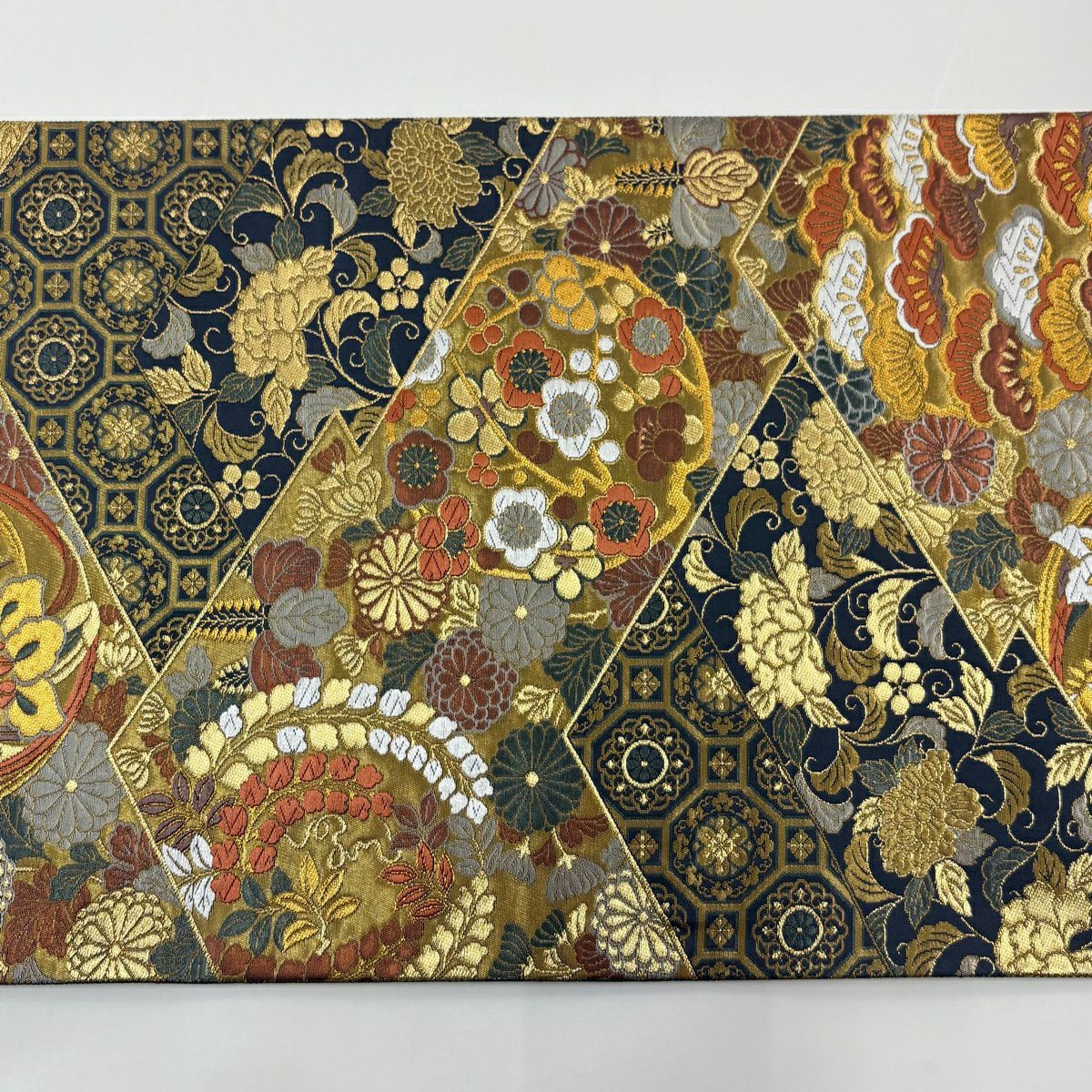 【美品】 袋帶 秀品級 花丸紋 笠松樹 金絲 金金箔 金 六通 純蠶絲