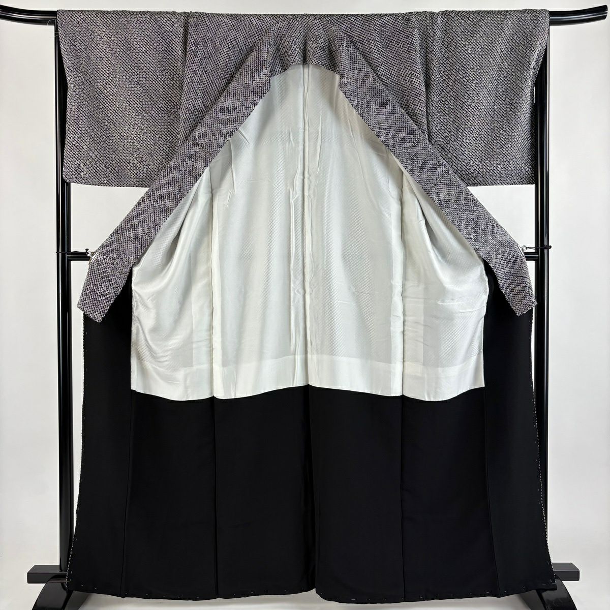 【美品】 小紋 身長163.5cm 袖長67cm M 雙層 幾何學圖案 總絞染 黑 純蠶絲 秀品級