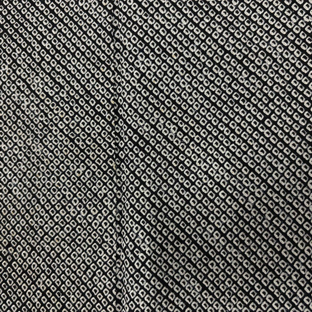 【美品】 小紋 身長163.5cm 袖長67cm M 雙層 幾何學圖案 總絞染 黑 純蠶絲 秀品級