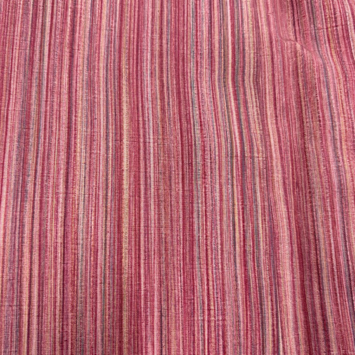 【美品】 小紋 身長161.5cm 袖長64cm M 單層 紬織織 落款あり 縱條紋 紅紫 純蠶絲 秀品級
