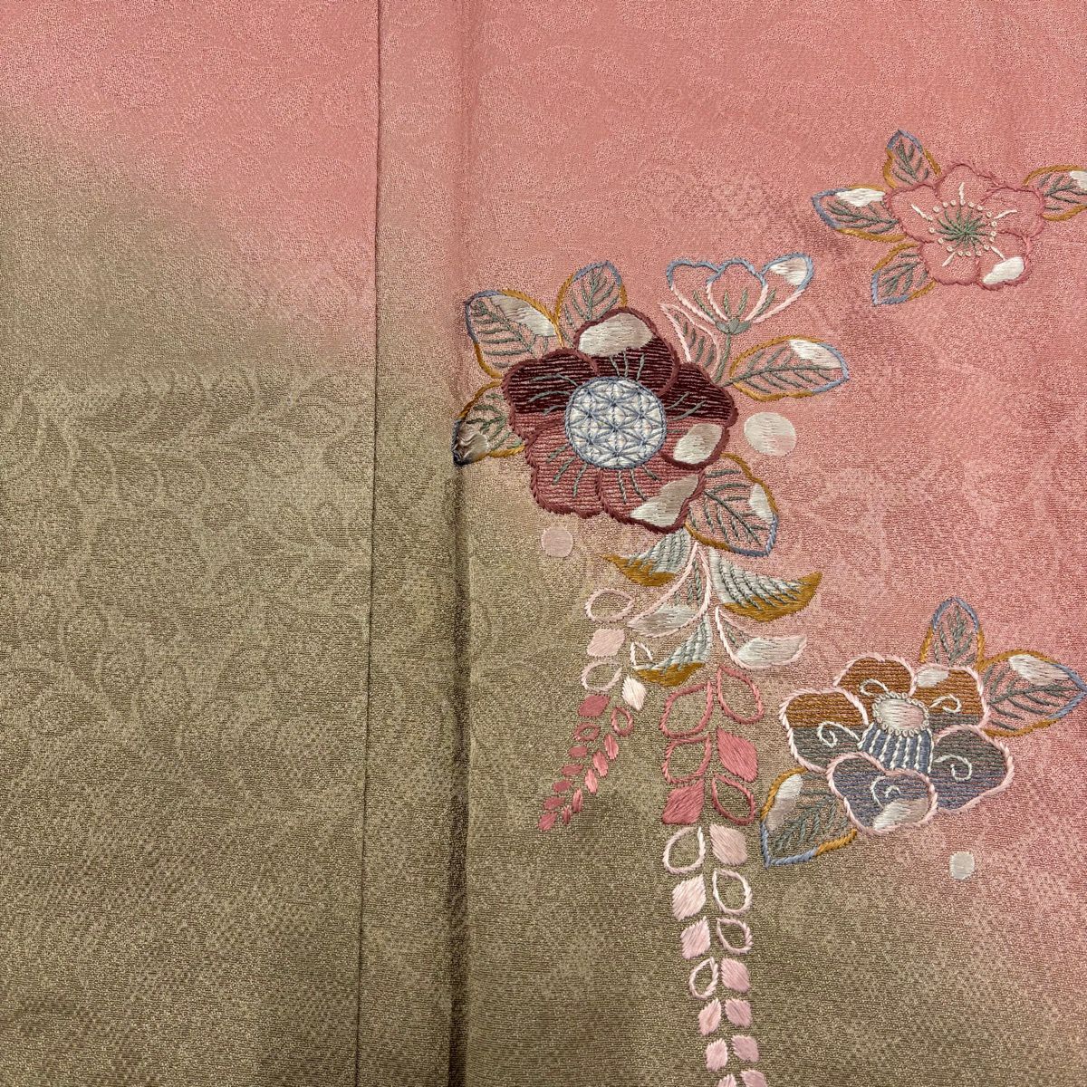【美品】 付下 身長154cm 袖長63.5cm S 雙層 落款 草花紋紋 刺繡 裾暈染 粉紅 純蠶絲 秀品級