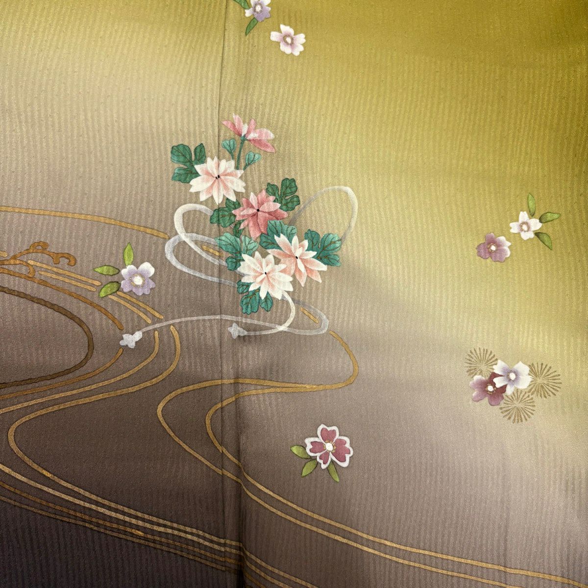 【美品】訪問服 身長161cm 袖長67cm M 雙層 落款有 流水 菊花 金銀彩 漸層 鶯色 純蠶絲 優品級