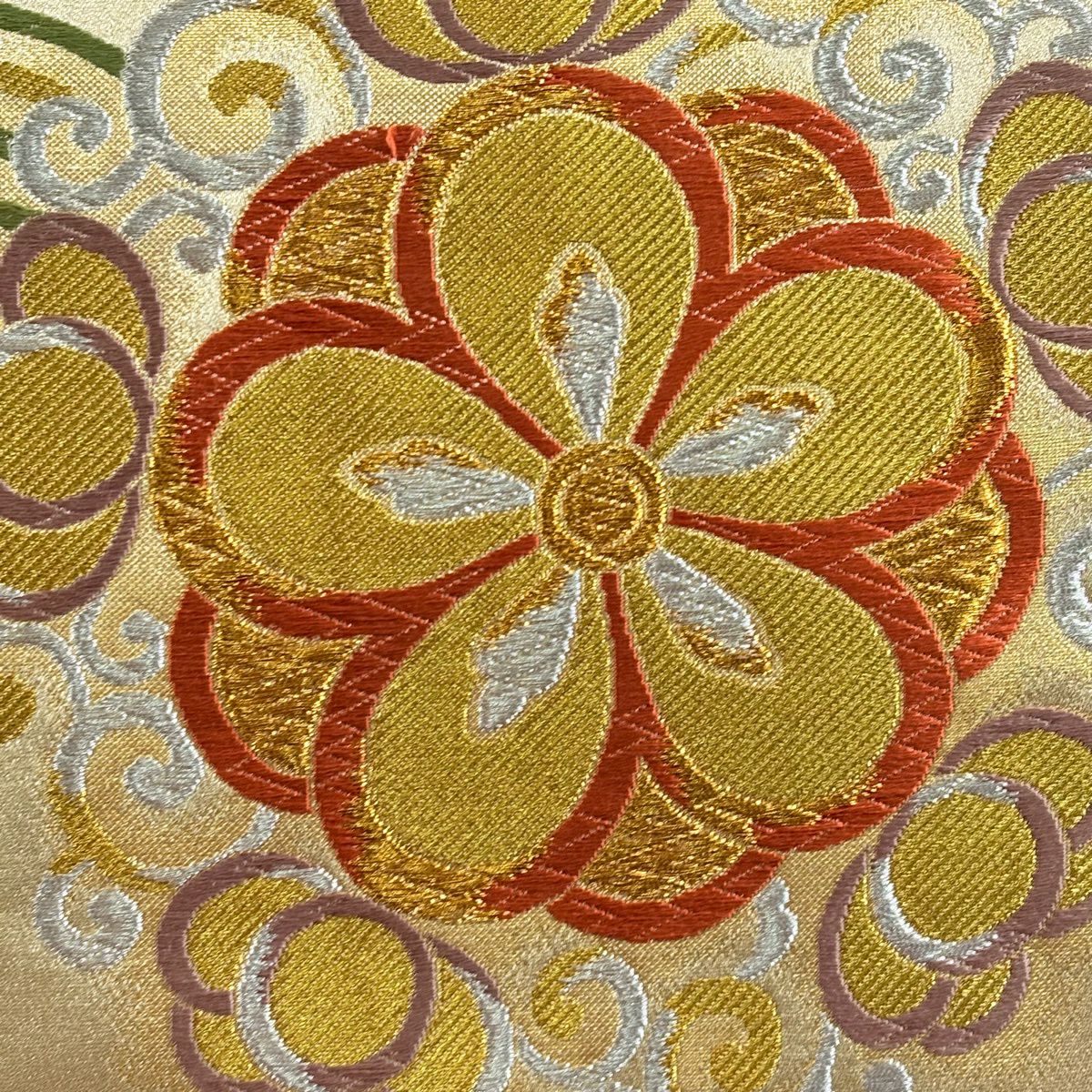 【美品】 袋帶 秀品級 振袖禮服禮服用 梅花 若松樹 金銀線 刺繡 金色 六通 純蠶絲