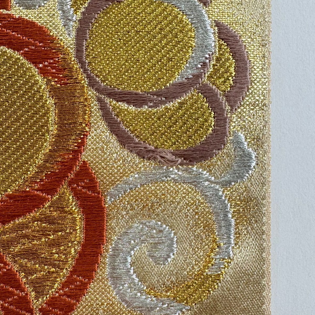 【美品】 袋帶 秀品級 振袖禮服禮服用 梅花 若松樹 金銀線 刺繡 金色 六通 純蠶絲