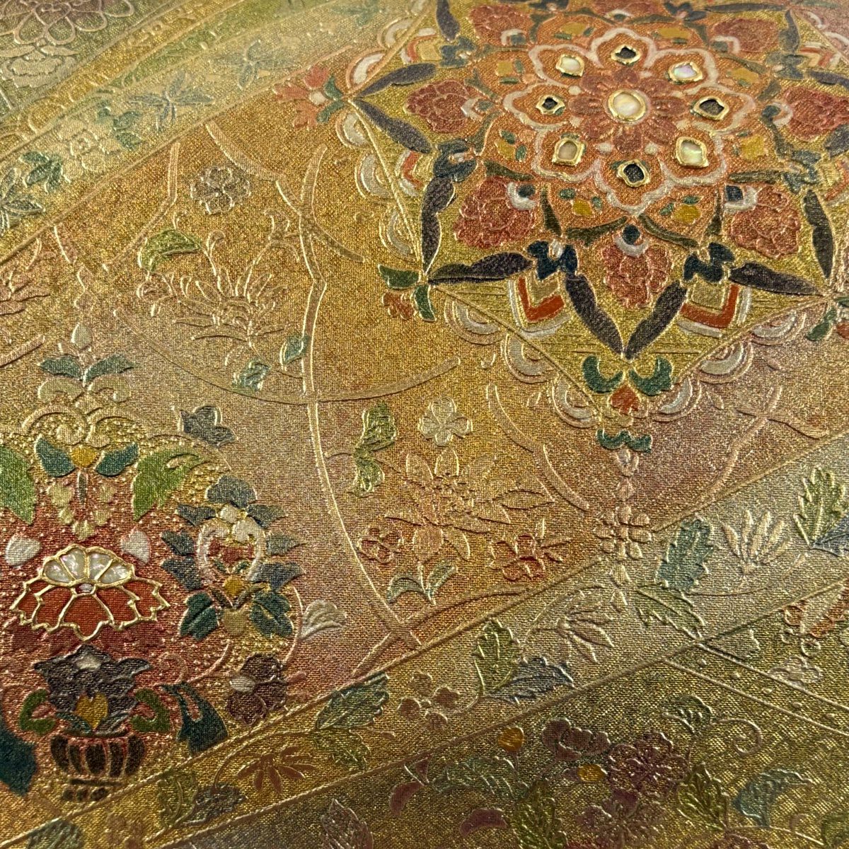 【美品】 袋帶 秀品級 華紋 花唐草紋 螺鈿 金糸 金色 大鼓圖案 純蠶絲