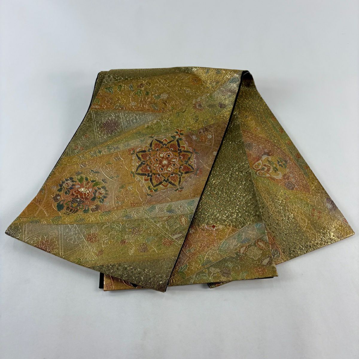 【美品】 袋帶 秀品級 華紋 花唐草紋 螺鈿 金糸 金色 大鼓圖案 純蠶絲