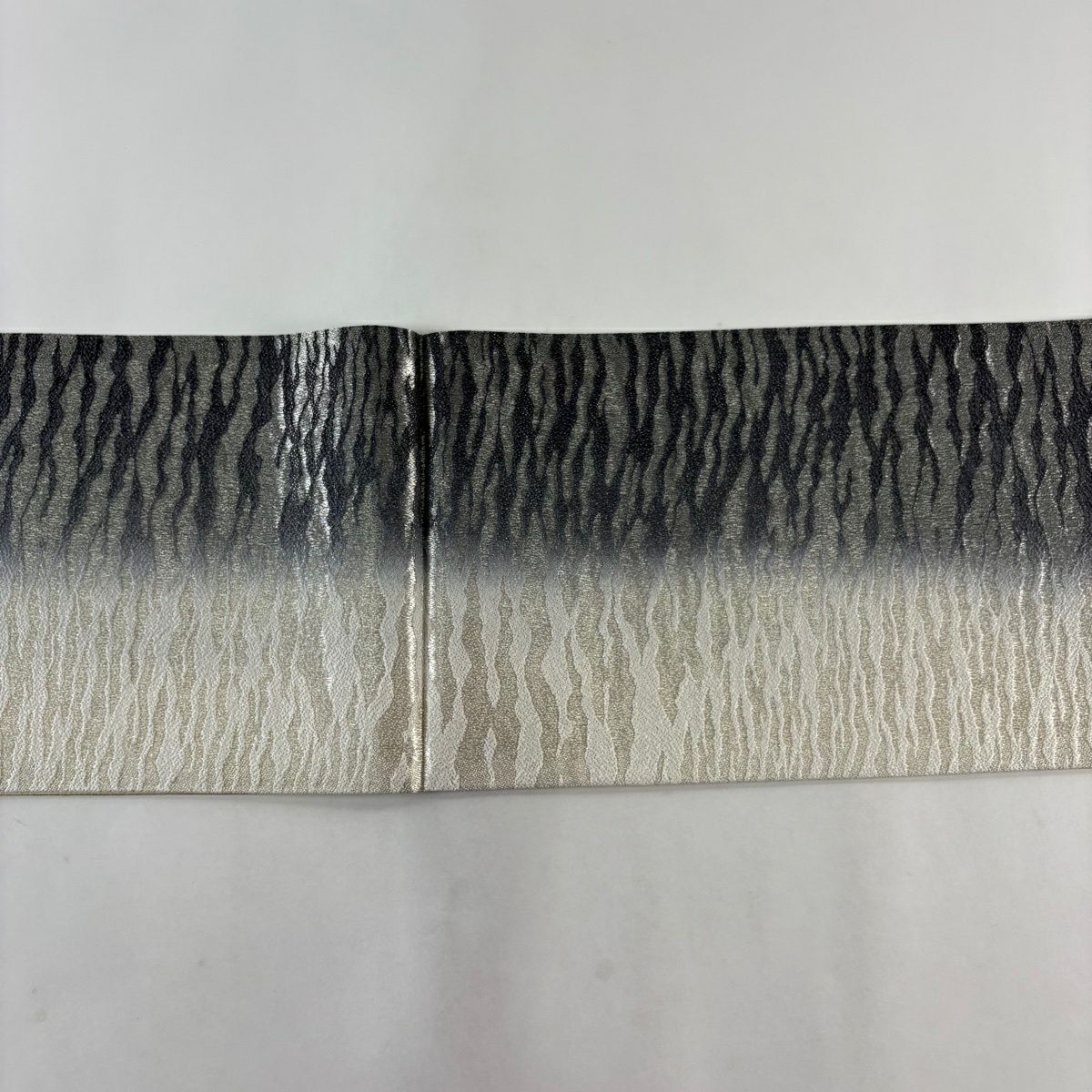 【美品】 袋帶 秀品級 霞 銀線 青灰 深藍色 お太鼓圖案 純蠶絲