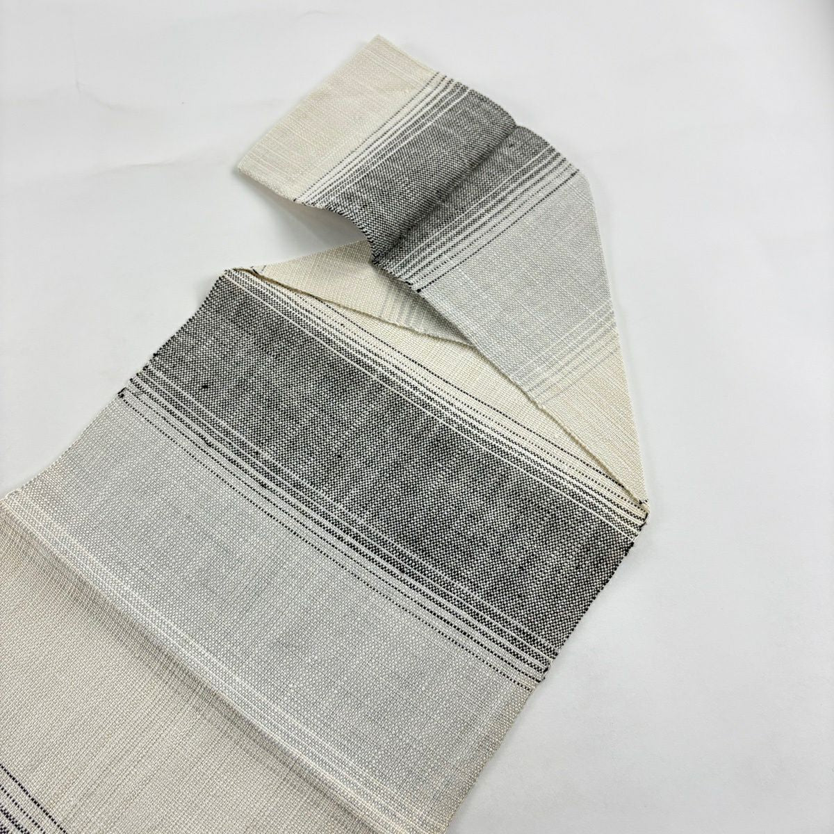 名古屋帶 優品級 松樹葉仕立 八寸名古屋帶 段紋 奶油色 純蠶絲