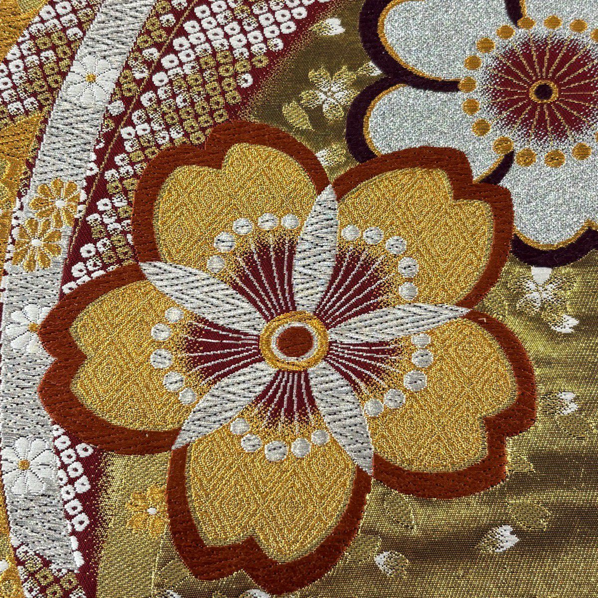 【美品】 袋帶 秀品級 振袖禮服禮服用 櫻花 束帶熨斗紋 唐織 金銀彩 金 六通 純蠶絲