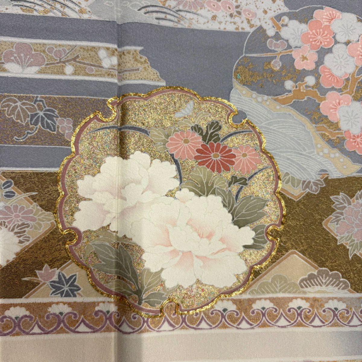 色留袖禮服 身長153.5cm 袖長62.5cm S 雙層 雪輪 草花紋 金絲 金銀彩 青灰 純蠶絲 秀品級 一個紋