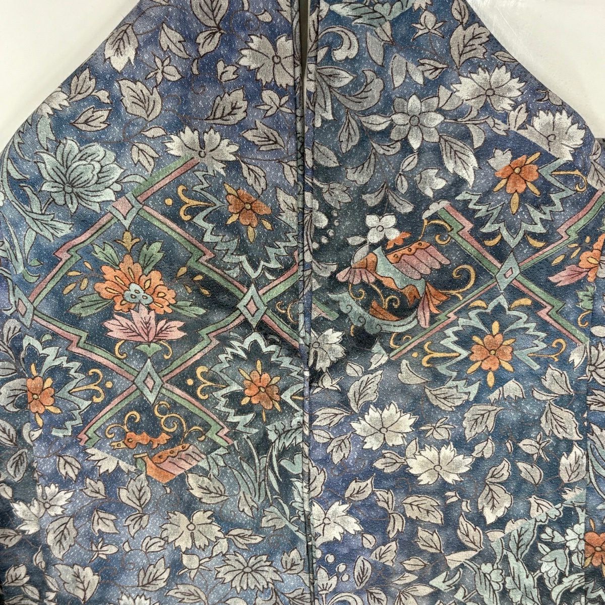 【美品】 小紋 身長164.5cm 袖長65cm M 雙層 草花紋紋 松樹皮菱 漸層 青灰色 純蠶絲 優品級