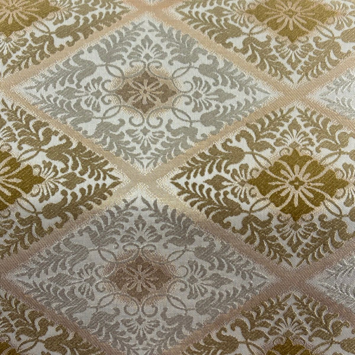 【美品】 袋帶 秀品級 有職八つ藤紋樣 金金箔 淺茶 六通 純蠶絲