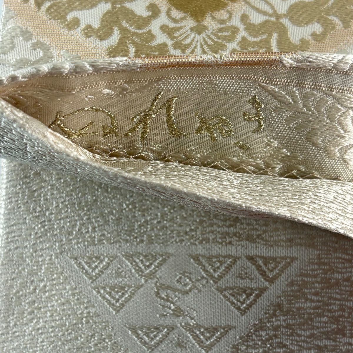 【美品】 袋帶 秀品級 有職八つ藤紋樣 金金箔 淺茶 六通 純蠶絲