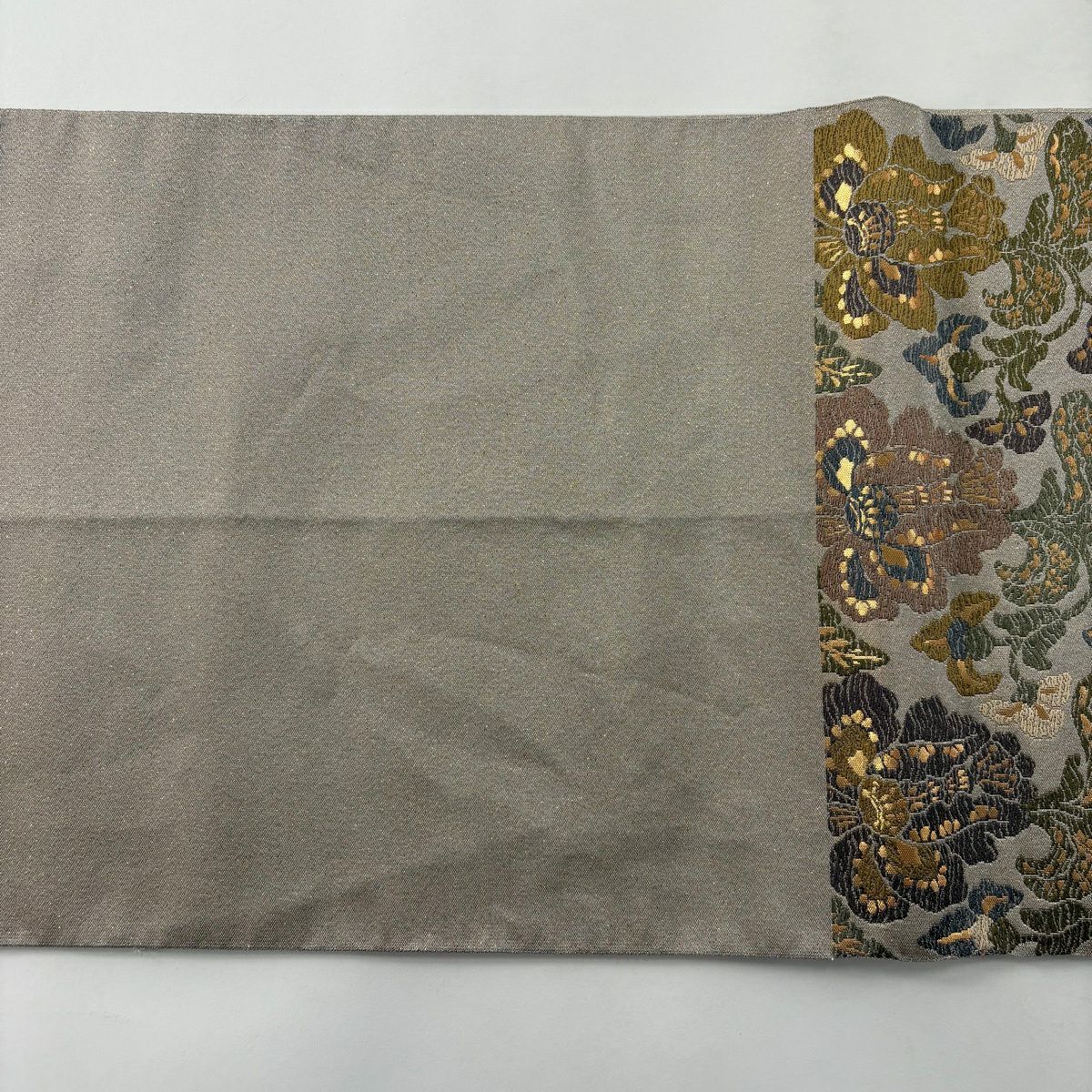 【美品】 袋帶 秀品級 草花紋 金糸 金金箔 薄茶 六通 純蠶絲