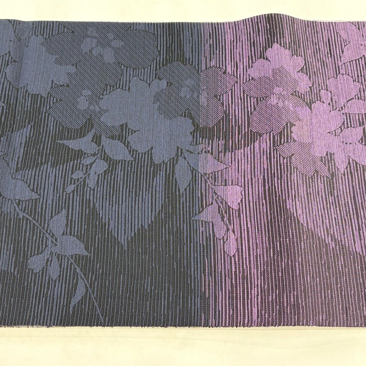 【美品】 袋帶 名品級 草花紋 金銀彩 拉麵絲 紫色 大鼓圖案 純蠶絲