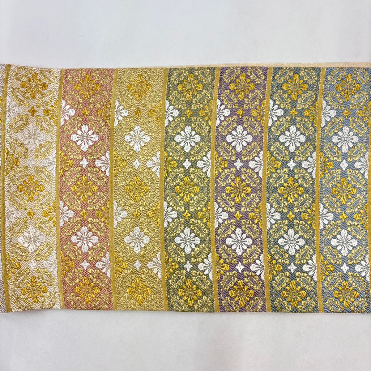 【美品】 袋帶 名品級 橫段 花 金金箔 金絲 米色 六通 純蠶絲