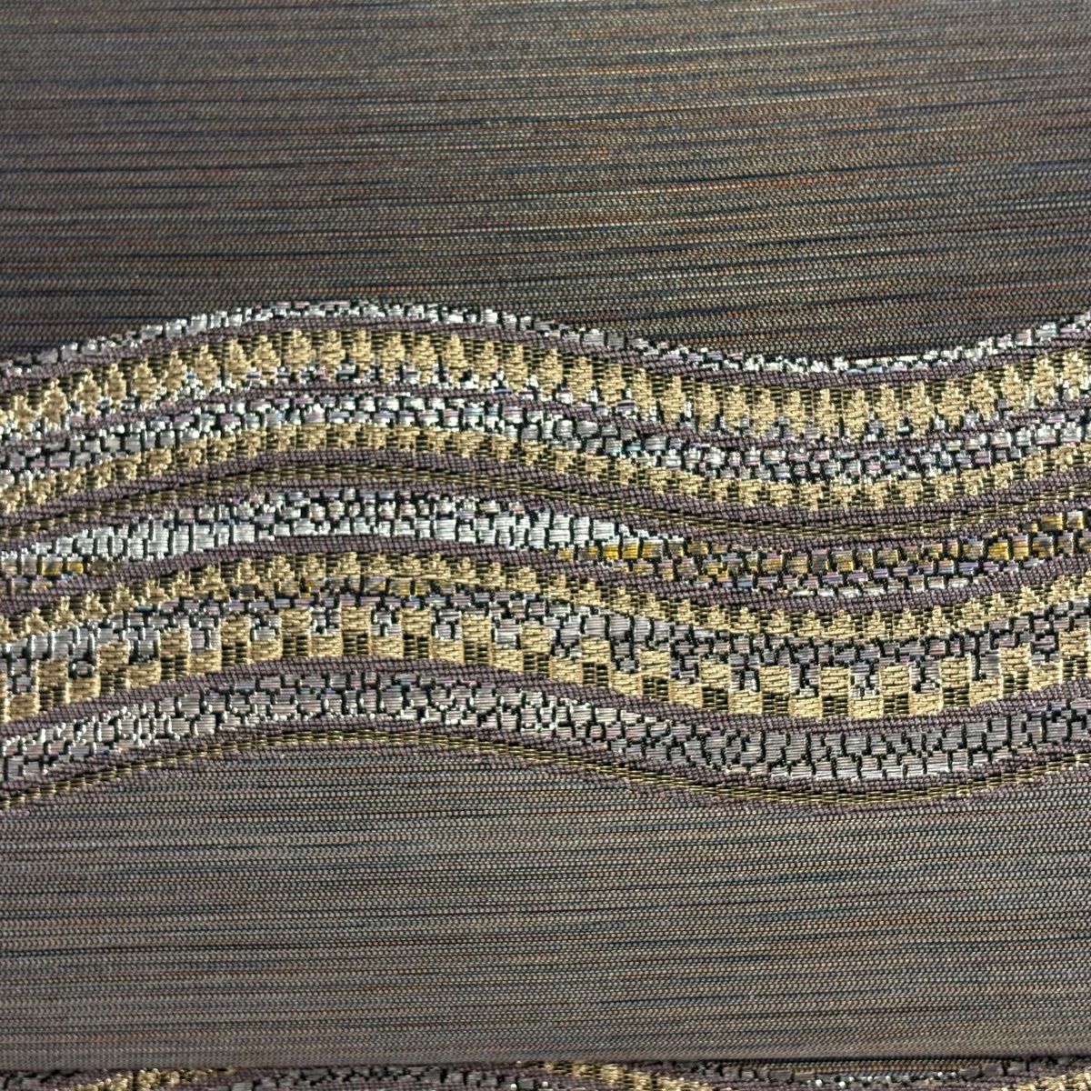 【美品】 袋帶 名品級 よろけ縞 縞 金絲 金金箔 灰茶 六通 純蠶絲