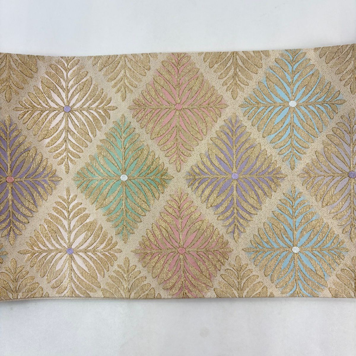 【美品】 袋帶 名品級 菱形 草花紋紋 金金箔 米色 全通 純蠶絲