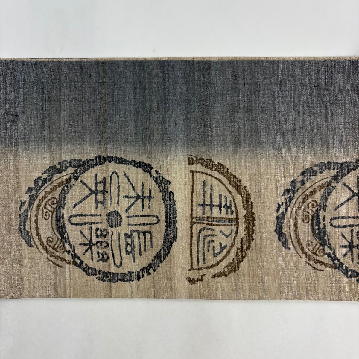 【美品】 袋帶 名品級 紬織織 文字 幾何學 漸層 灰色 全通 純蠶絲