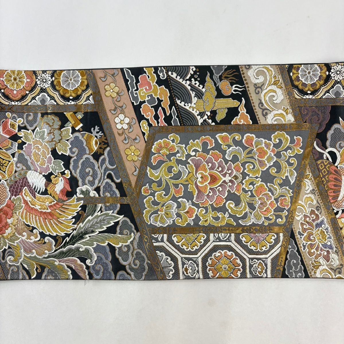 【美品】 袋帶 名品級 富屋織物 落款あり 重文的世界 中尊寺金色堂內具 鳳凰 草花紋唐織 金金箔 墨 六通 純蠶絲