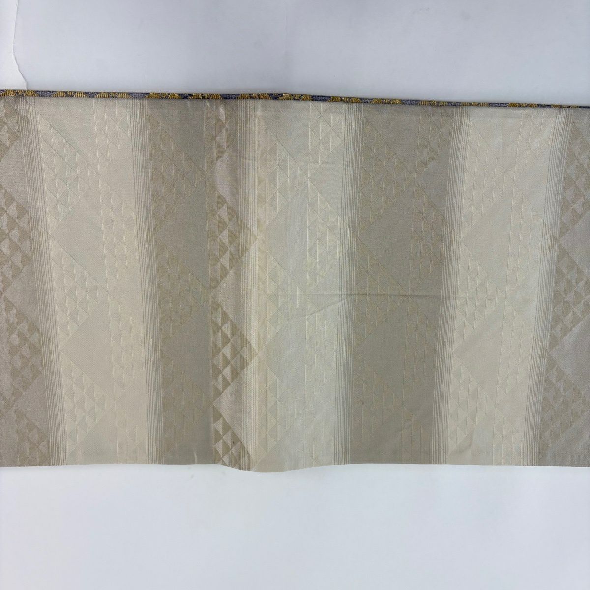 【美品】 袋帶 名品級 花唐草紋 段紋 金絲 唐織 米色 全通 純蠶絲