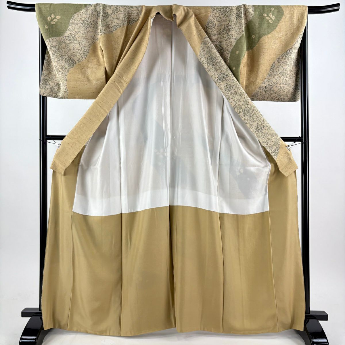 【美品】訪問服 身長166cm 袖長67.5cm L 雙層 古代草木染 蕨紬織 紬織織 花唐草紋 草花紋紋 絞染 染分 薄茶 純蠶絲 名品級