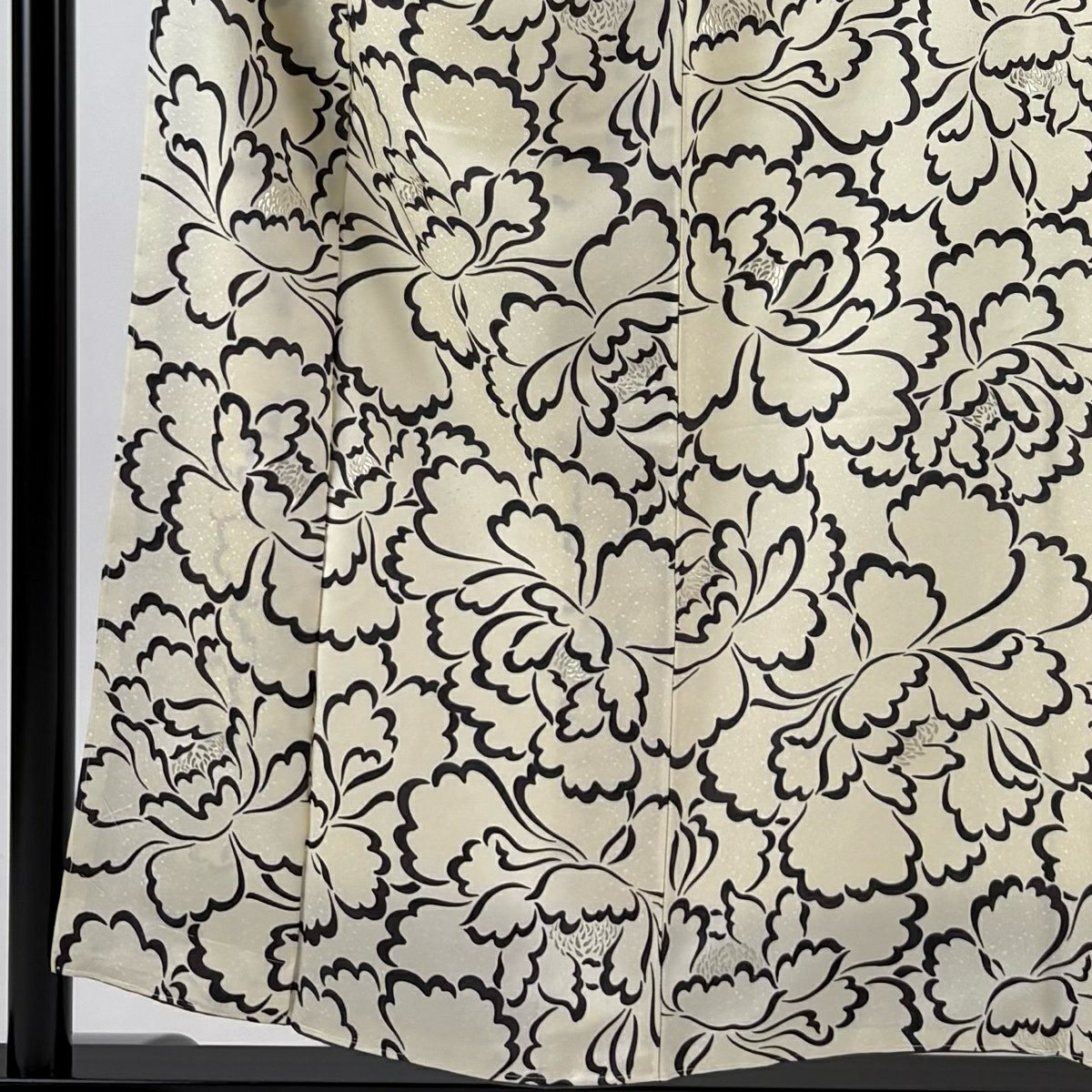 【美品】 小紋 身長154.5cm 袖長64cm M 雙層 牡丹 金銀彩 奶油色 純蠶絲 名品級