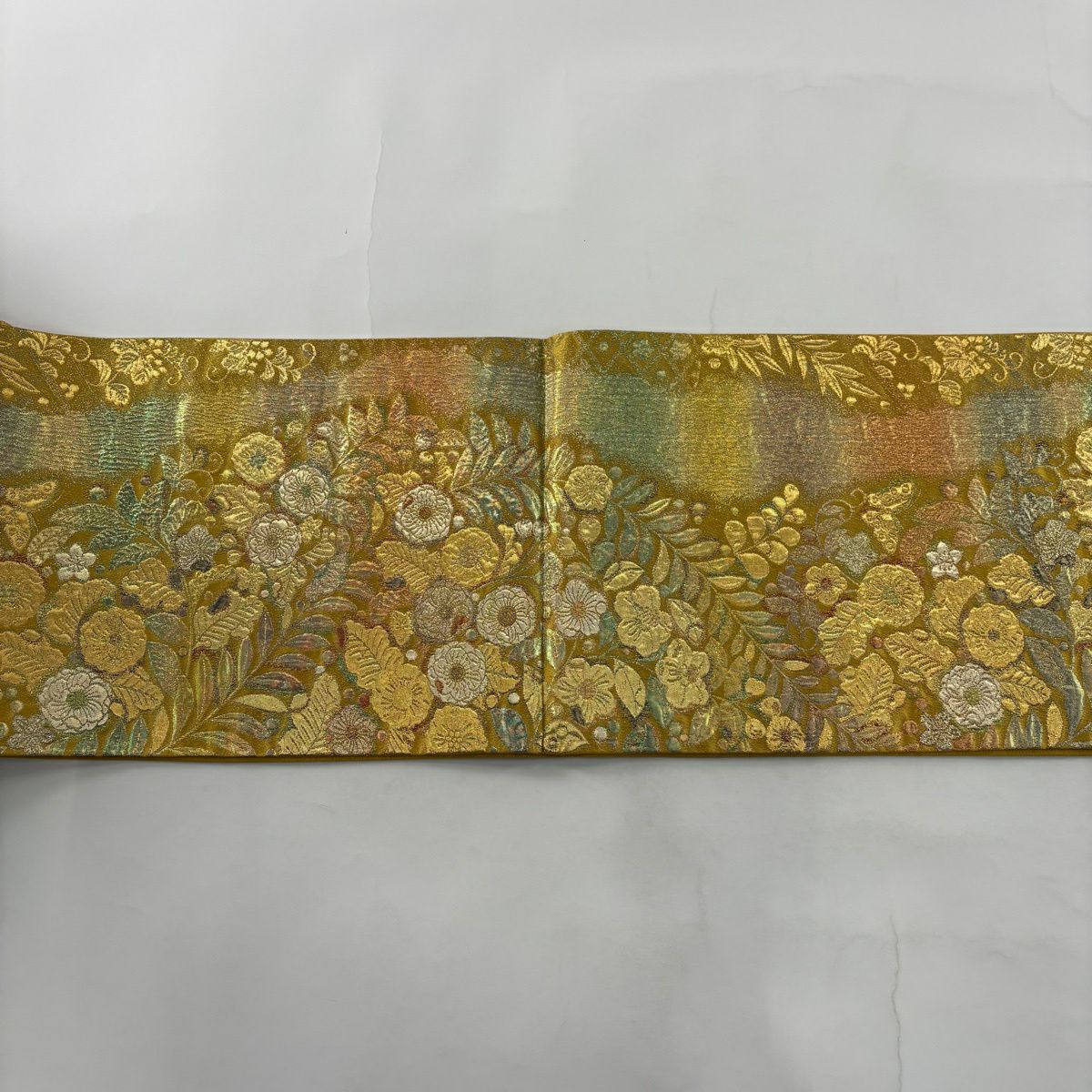 【美品】 袋帶 秀品級 草花紋紋 花唐草紋 金絲 金金箔 山吹 深藍 全通 純蠶絲
