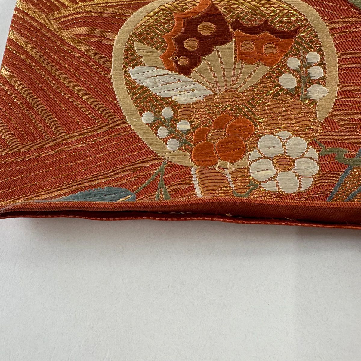 袋帶 秀品級 蝶 草花紋刺繡 金絲 茜 深紅 六通 純蠶絲
