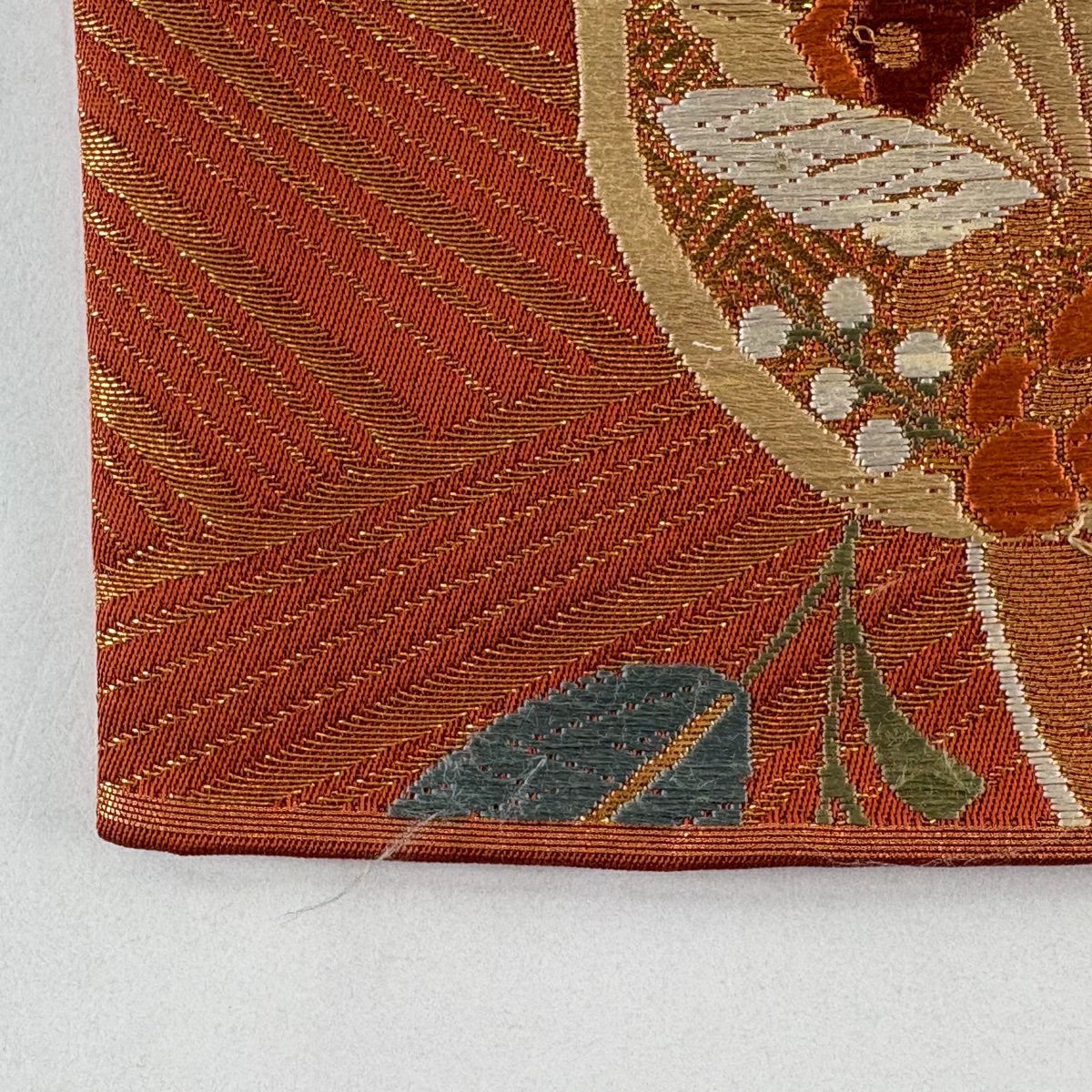 袋帶 秀品級 蝶 草花紋刺繡 金絲 茜 深紅 六通 純蠶絲