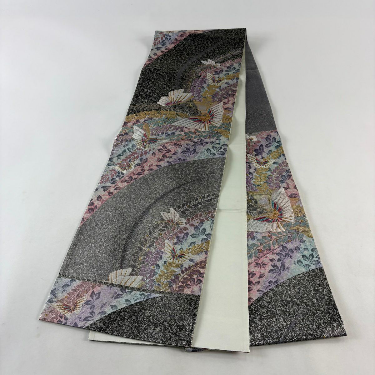 【美品】 袋帶 秀品級 鈴乃屋 蝶 葉紋 金銀彩 銀色 六通 純蠶絲