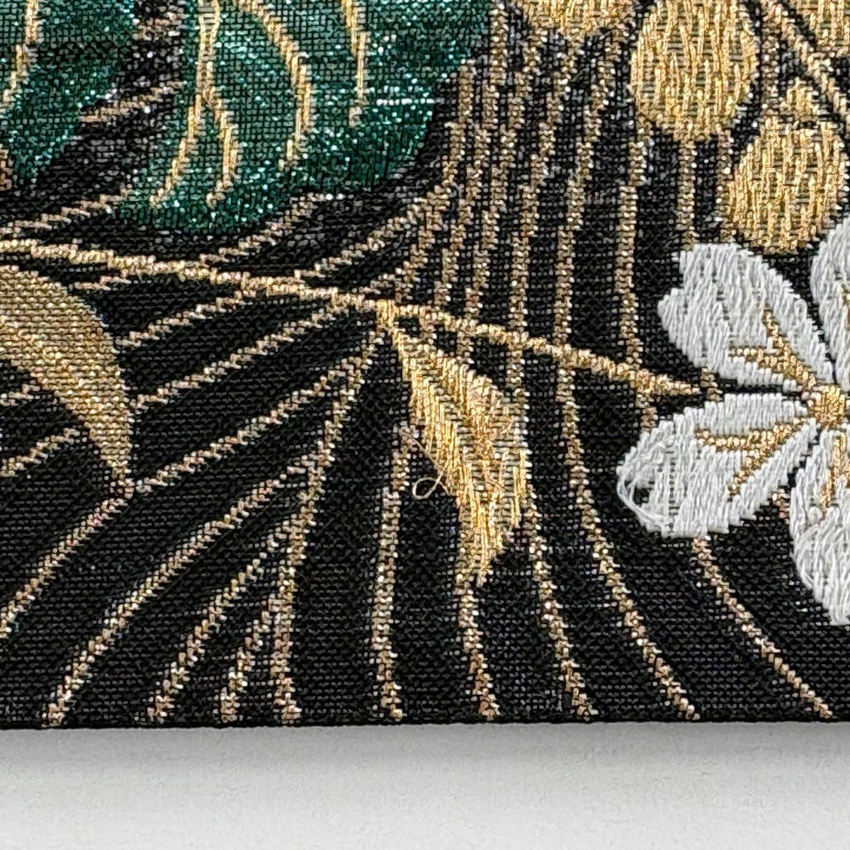 【美品】 袋帶 秀品級 蝶 草花紋 金金箔 金銀彩 六通 純蠶絲