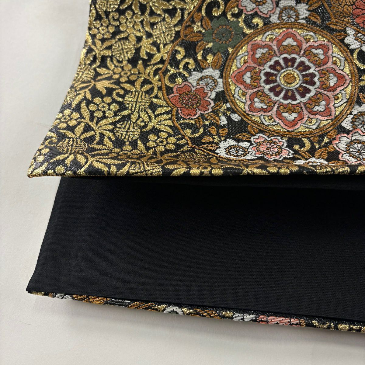 【美品】 袋帶 秀品級 華紋 蝶 金糸 金金箔 黑 六通 純蠶絲