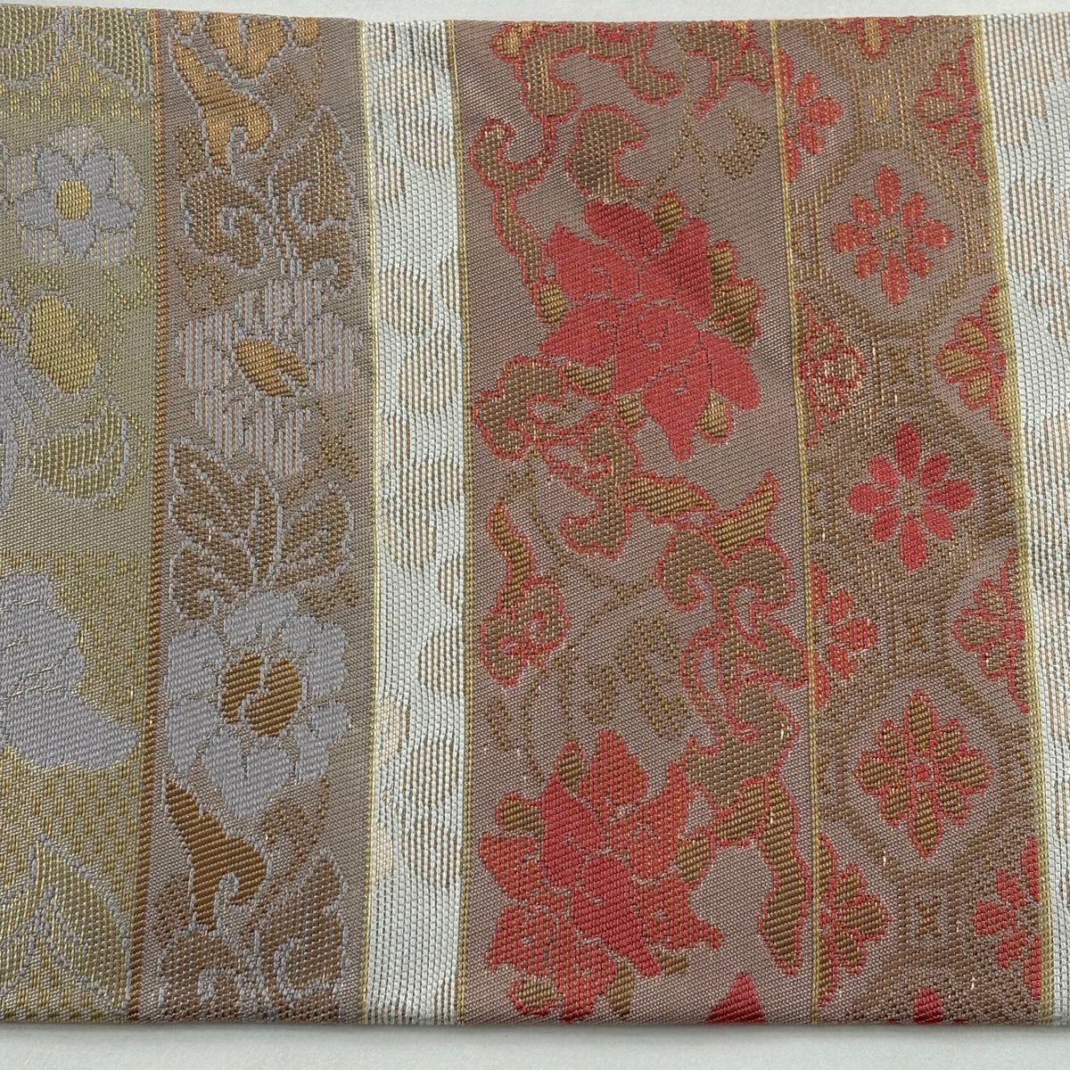 【美品】 名古屋帶 秀品級 ますいわ屋 草花紋 荒磯 金金箔 金色 純蠶絲