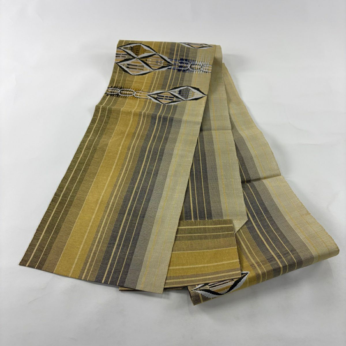 【美品】 名古屋帶 秀品級 八寸名古屋帶 松樹葉仕立 夏帶 七寶紋 縞 金絲 淡黃土 純蠶絲