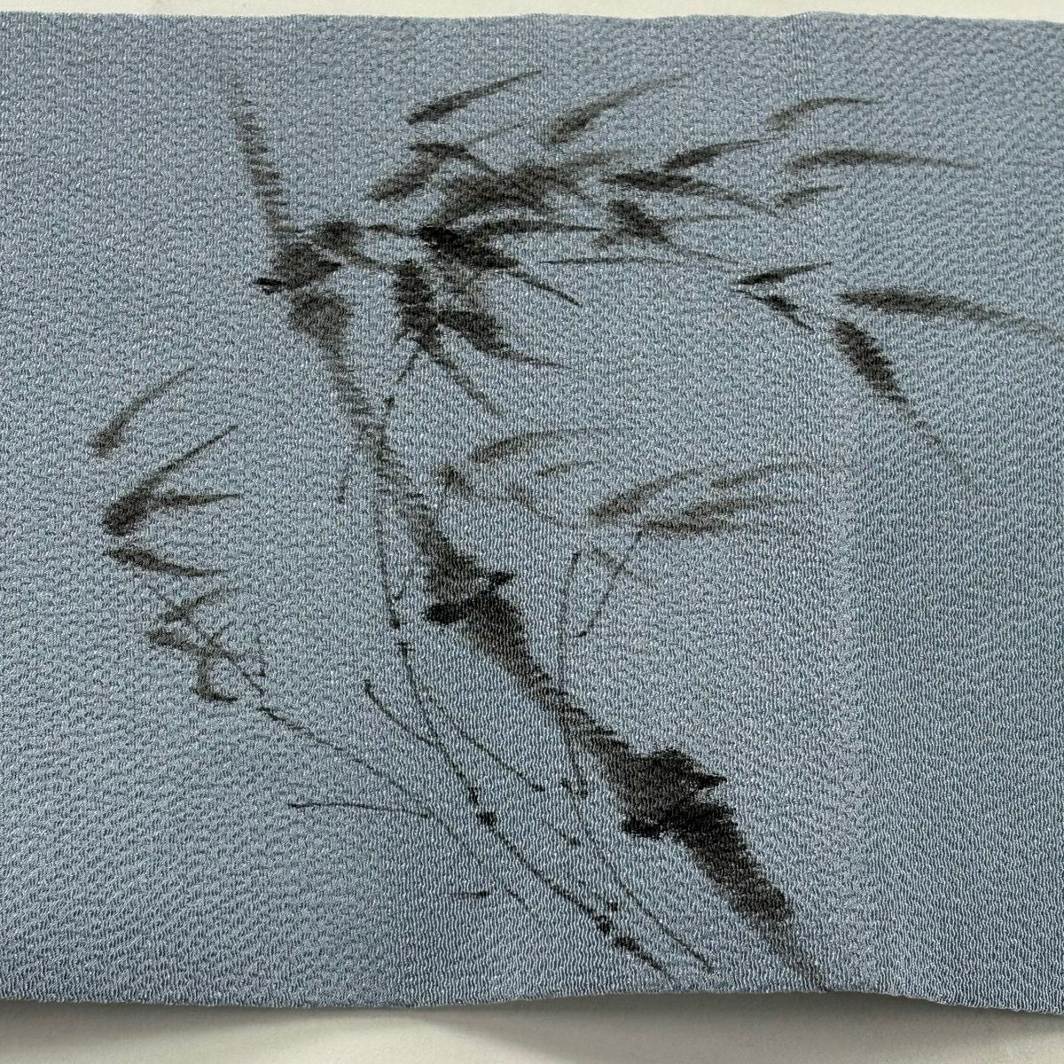 名古屋帶 秀品級 附有落款 翠峰 笹 縮緬 青灰色 純蠶絲