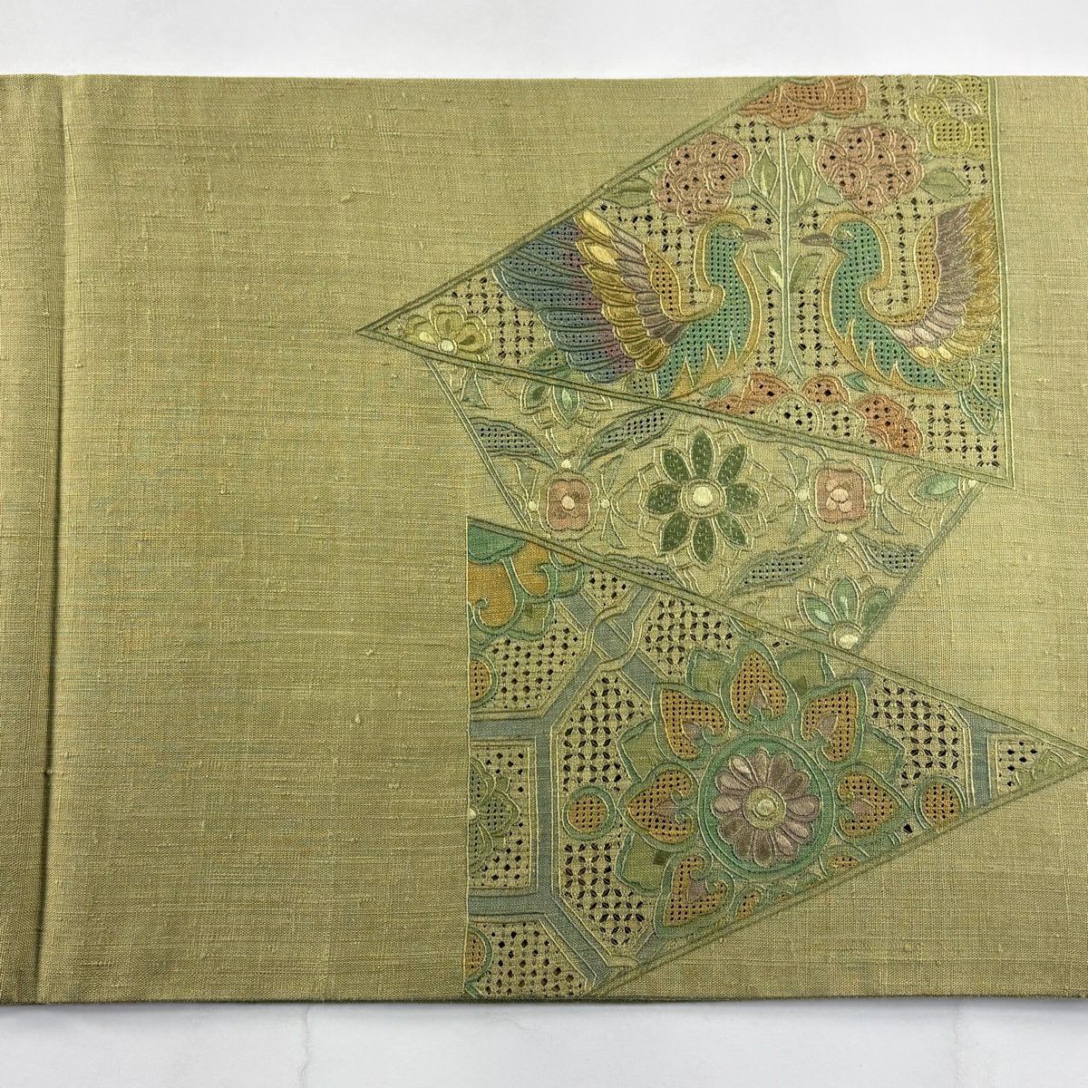 【美品】 袋帶 秀品級 紬織織 向鳥 草花紋刺繡 抹茶 深綠 大鼓圖案 純蠶絲