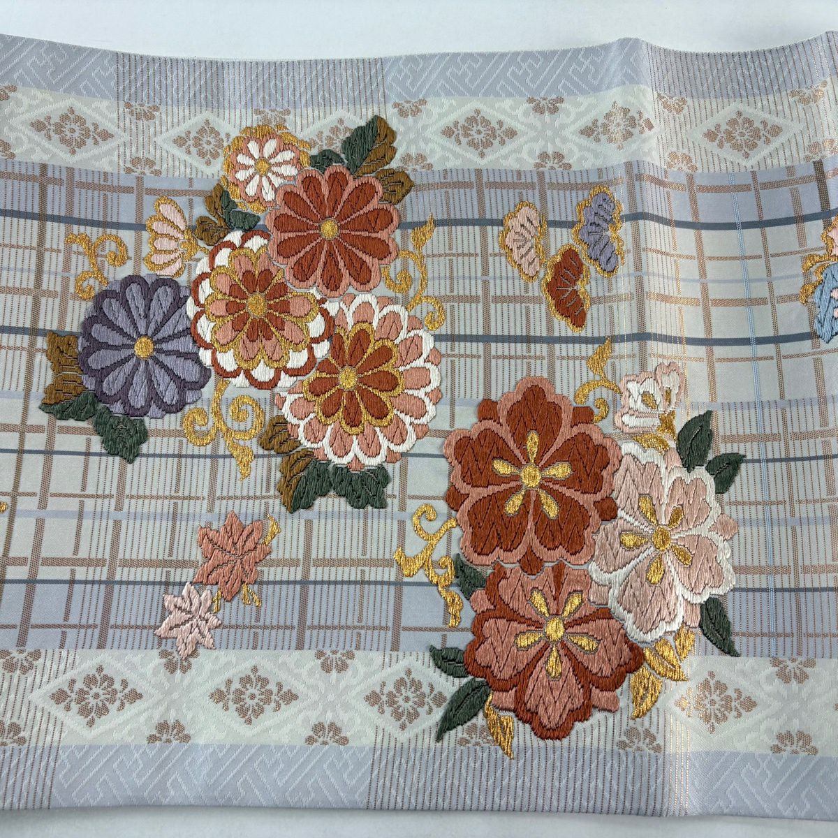 【美品】 袋帶 秀品級 菊花 蝶 金絲 唐織 灰色 六通 純蠶絲