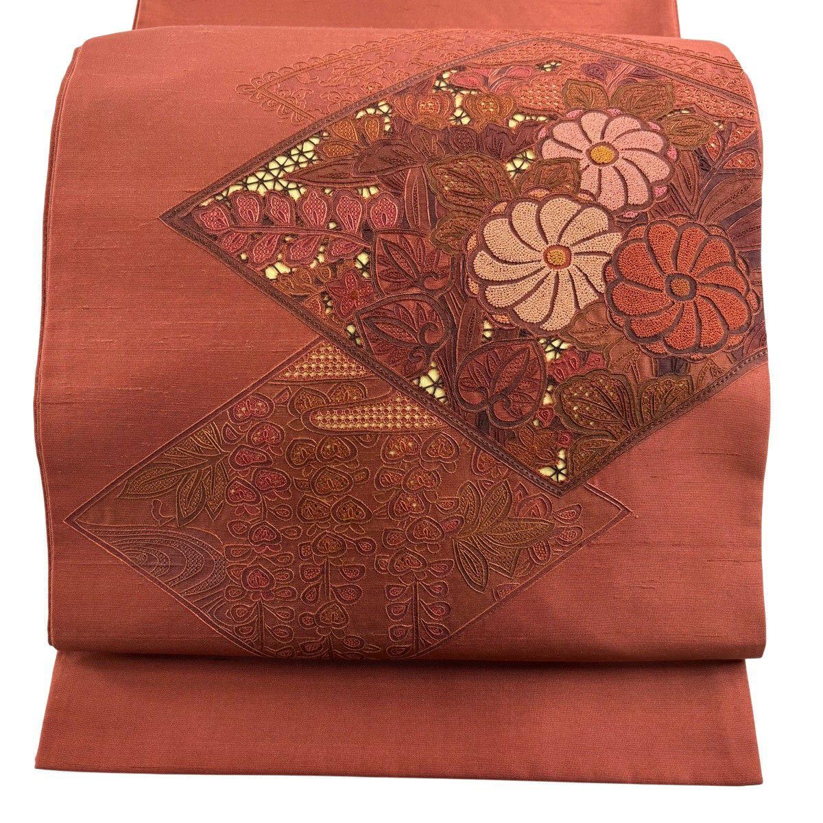 【美品】 袋帶 秀品級 紬織織地 菱形 草花紋紋 刺繡 紅茶色 お太鼓圖案 純蠶絲