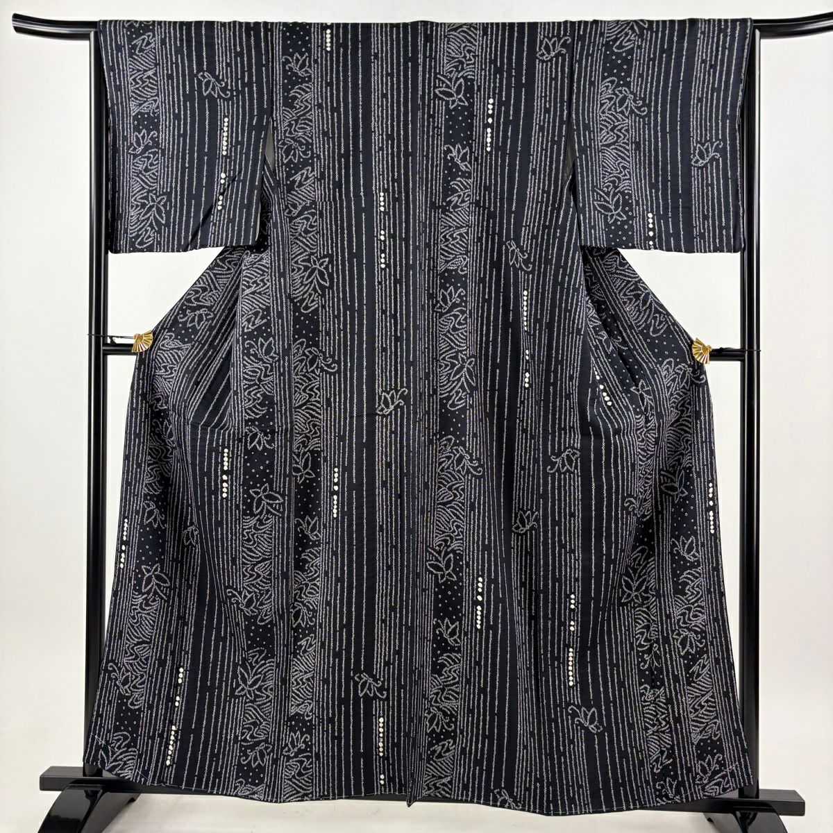 【美品】 小紋 身長158.5cm 袖長64.5cm M 雙層 蝶紋 縞紋 絞染 黑色 純蠶絲 秀品級