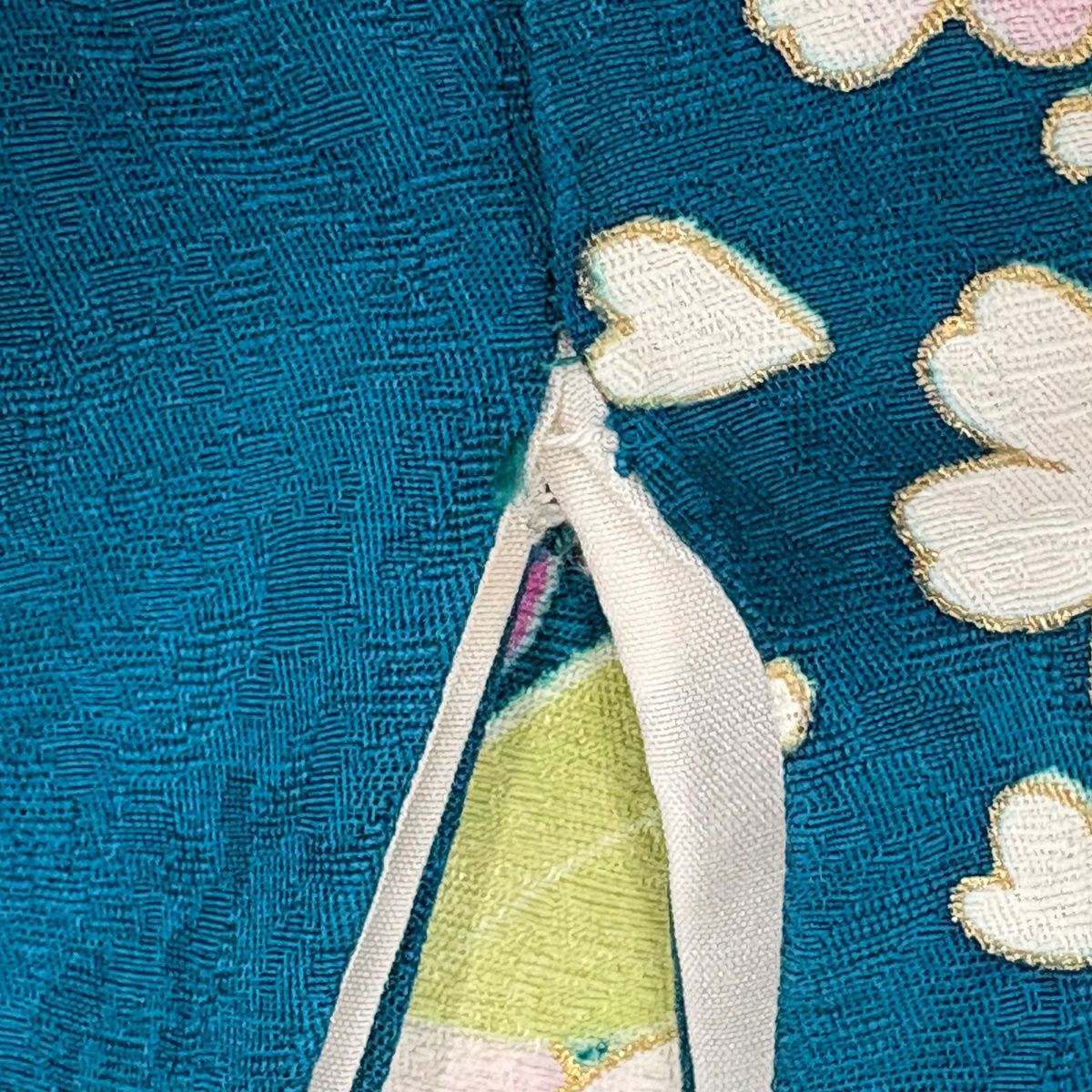【美品】振袖禮服 身長165cm 袖長68.5cm L 雙層 百合 草花紋紋 刺繡 金金箔 青綠 純蠶絲 名品級