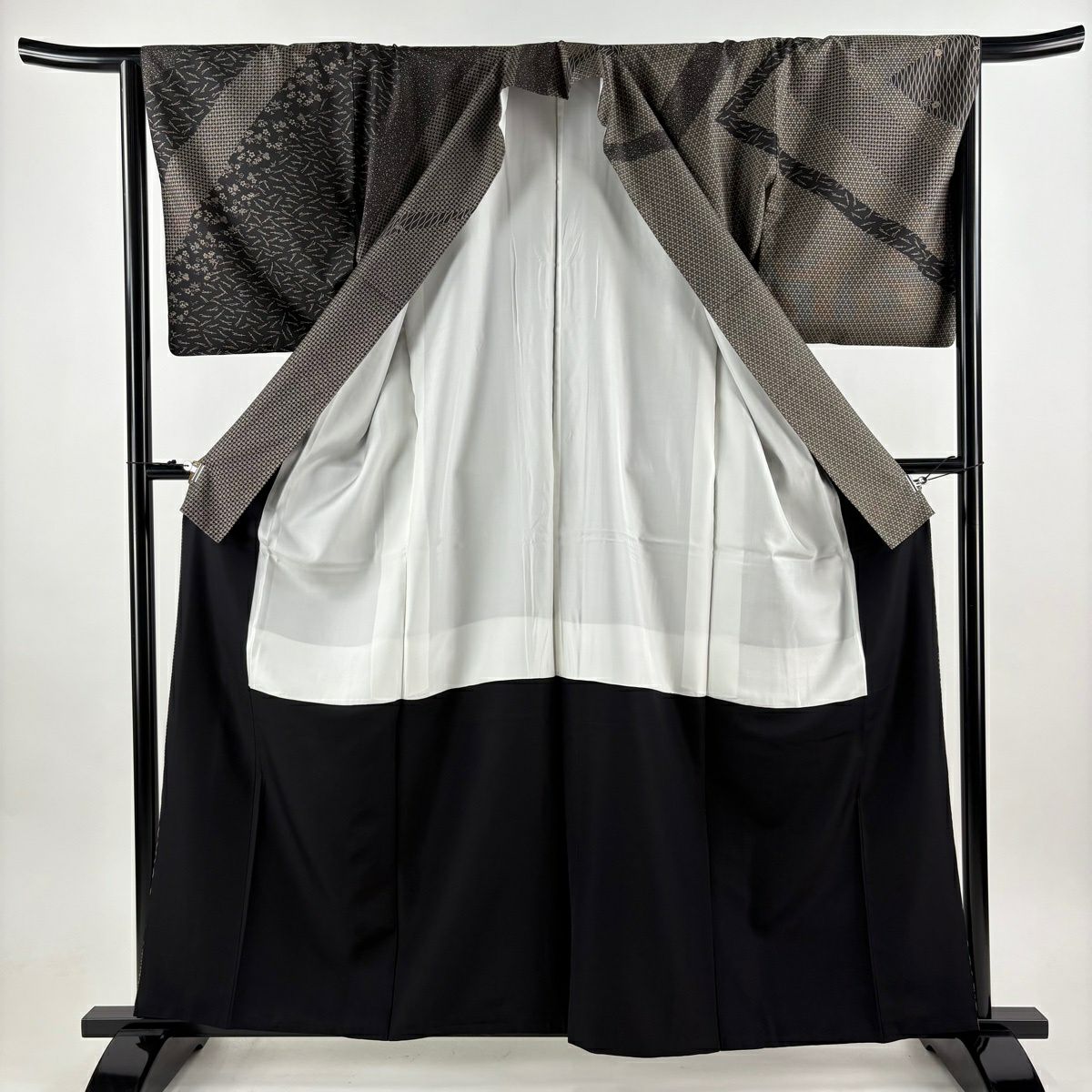 【美品】訪問服 身長160.5cm 袖長66cm M 雙層 紬織織 伊勢型絵羽小紋 落款あり 楓 立涌 焦茶 純蠶絲 名品級