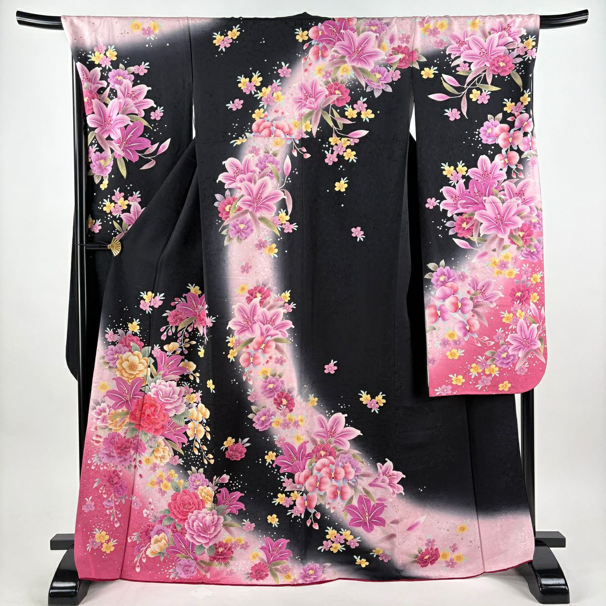 振袖禮服 身長168cm 袖長69.5cm L 雙層 牡丹 草花紋紋 刺繡 金金箔 黑 純蠶絲 名品級