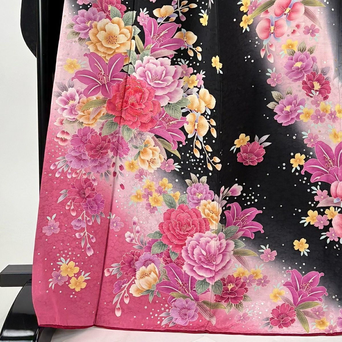 振袖禮服 身長168cm 袖長69.5cm L 雙層 牡丹 草花紋紋 刺繡 金金箔 黑 純蠶絲 名品級