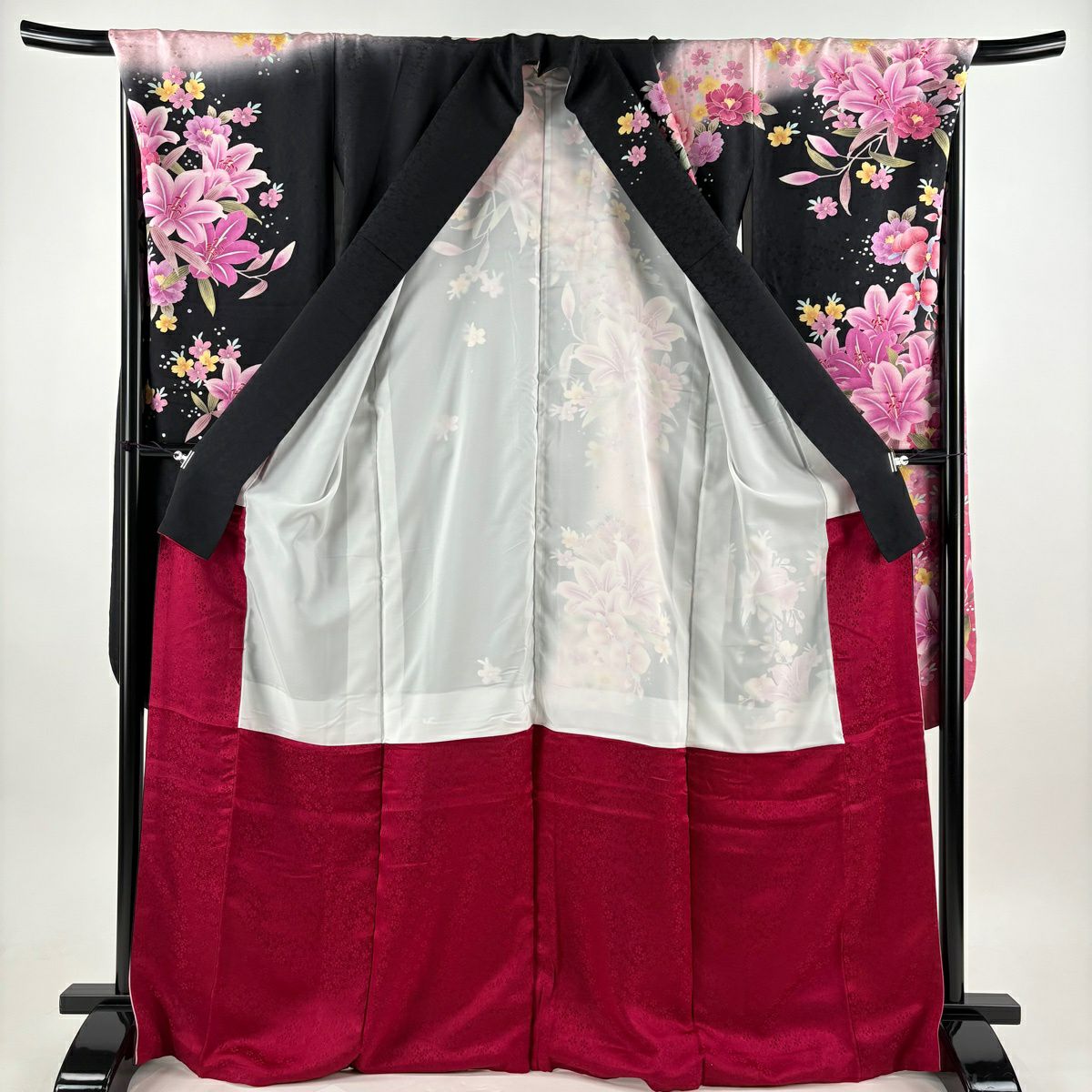 振袖禮服 身長168cm 袖長69.5cm L 雙層 牡丹 草花紋紋 刺繡 金金箔 黑 純蠶絲 名品級