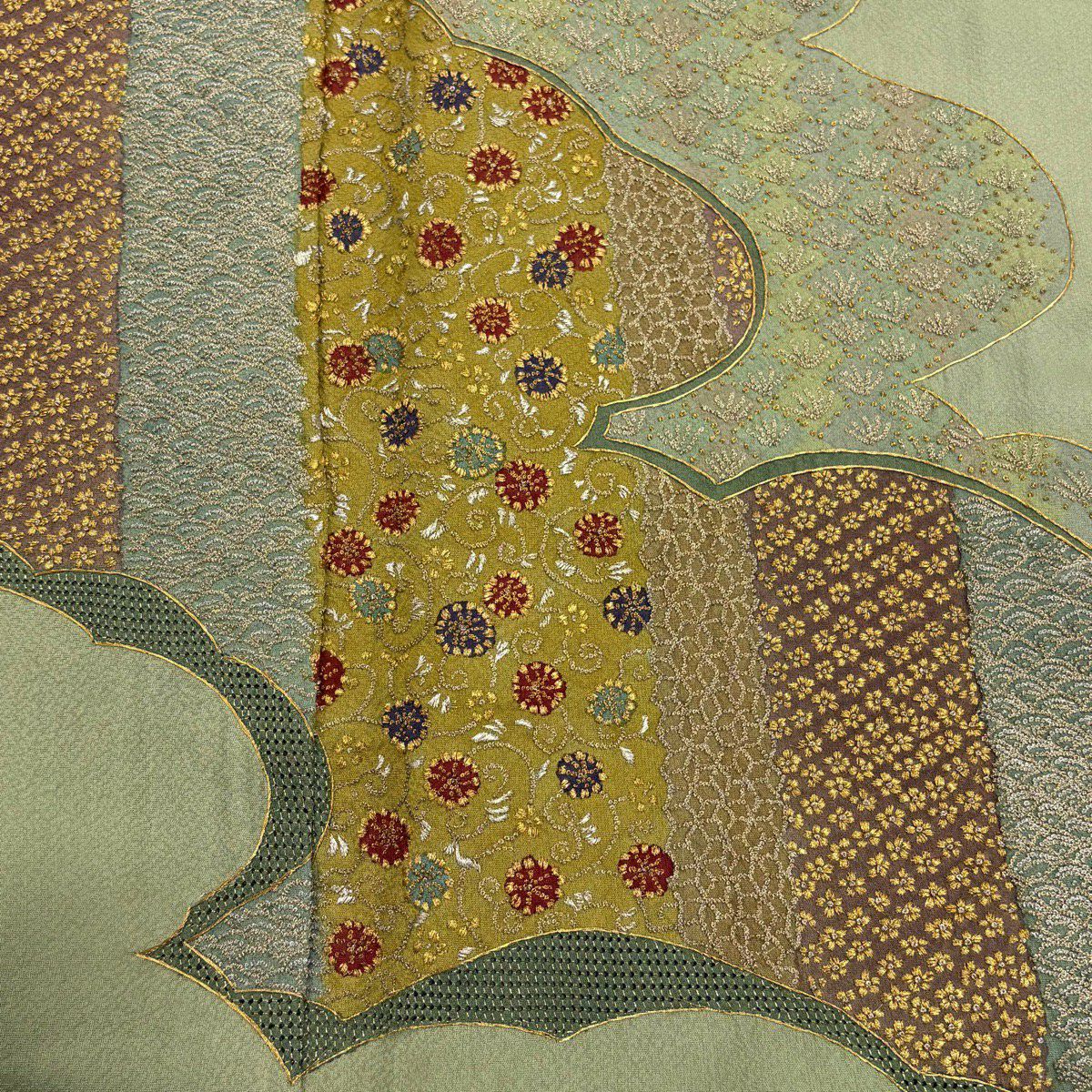 色留袖禮服 身長158.5cm 袖長66.5cm M 雙層 青海波 花唐草紋 刺繡 金銀彩 灰綠 純蠶絲 秀品級 五つ紋