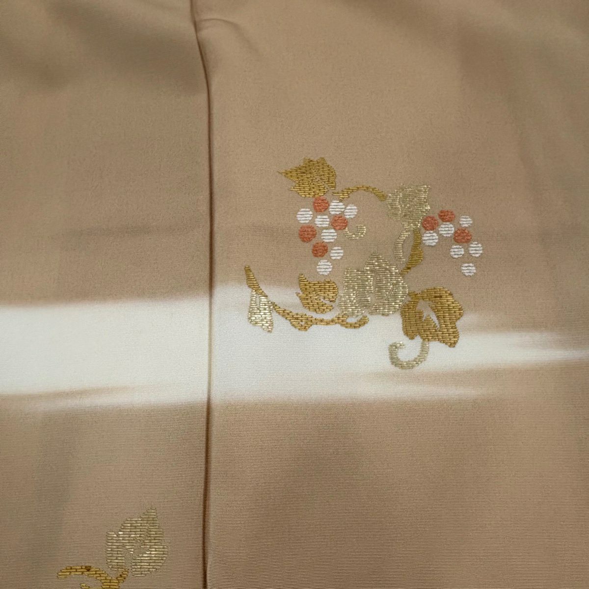付下 身長167cm 袖長68cm L 雙層 葡萄丸紋 霞 刺繡 金金箔 淺茶 純蠶絲 優品級