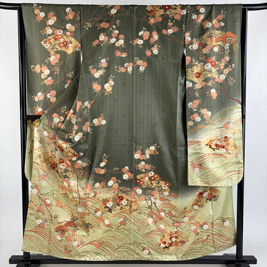 【美品】振袖禮服 身長158cm 袖長65cm M 雙層 落款あり 扇子面 枝花 金銀彩 金糸 鶯色 純蠶絲 秀品級