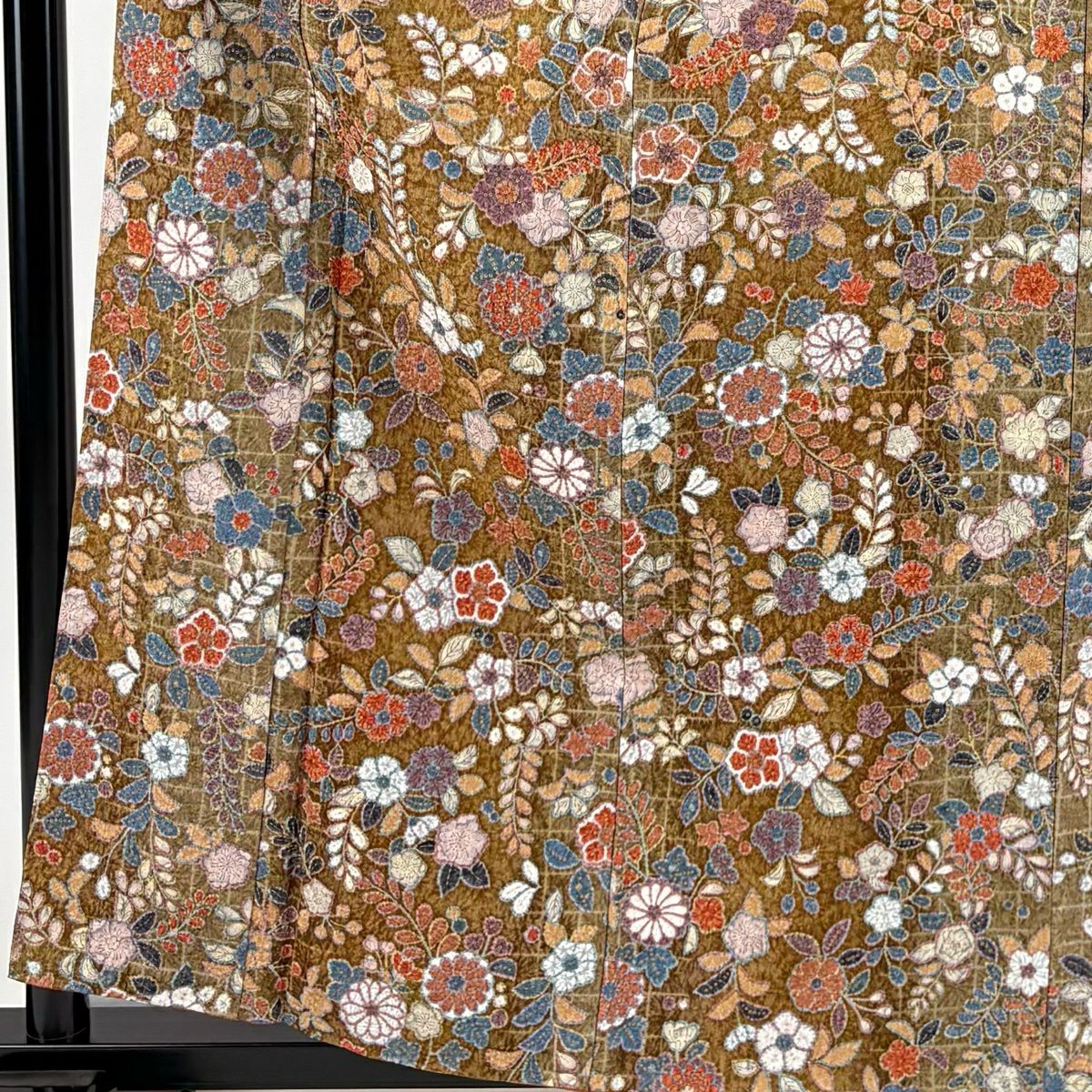 【美品】 小紋 身長161cm 袖長64cm M 雙層 草花紋紋 金彩裝飾 漸層 茶 純蠶絲 優品級