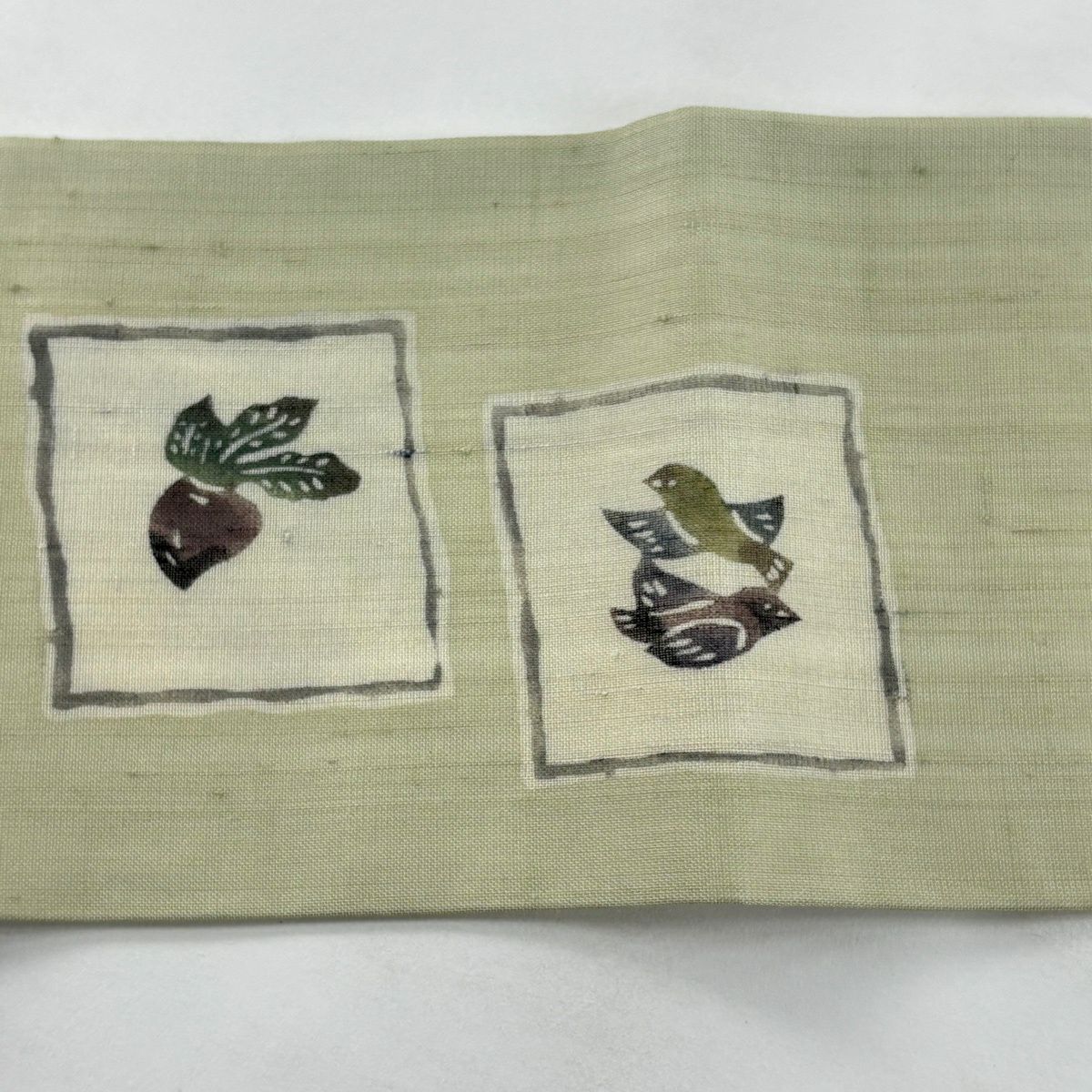 【美品】 名古屋帶 秀品級 夏帶 紬織織 野菜 文字紋 灰綠 純蠶絲